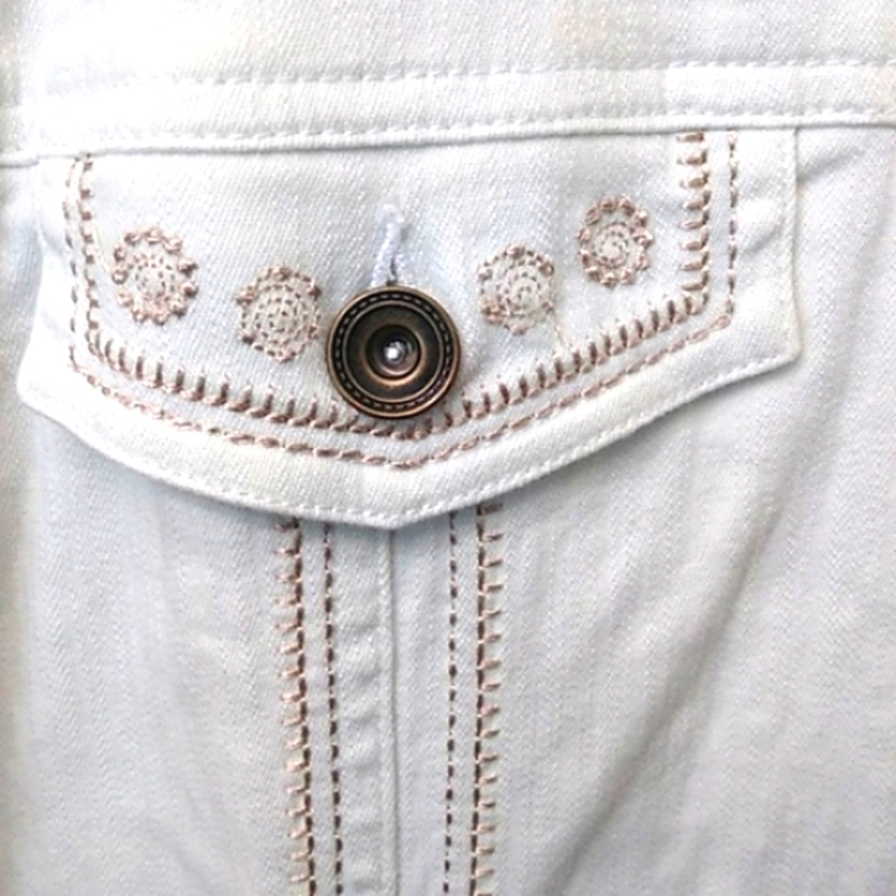 🎉HP🎉Denim & Co. Embroidered Classic Denim Jacket, XL, NWoT - Picture 2 of 10